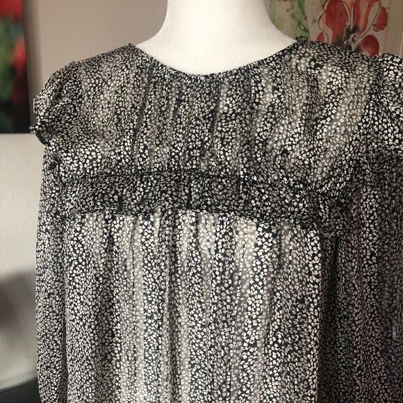 Black and White Ruffled See through Small Flowers Ruffled Top S - Picture 4 of 8